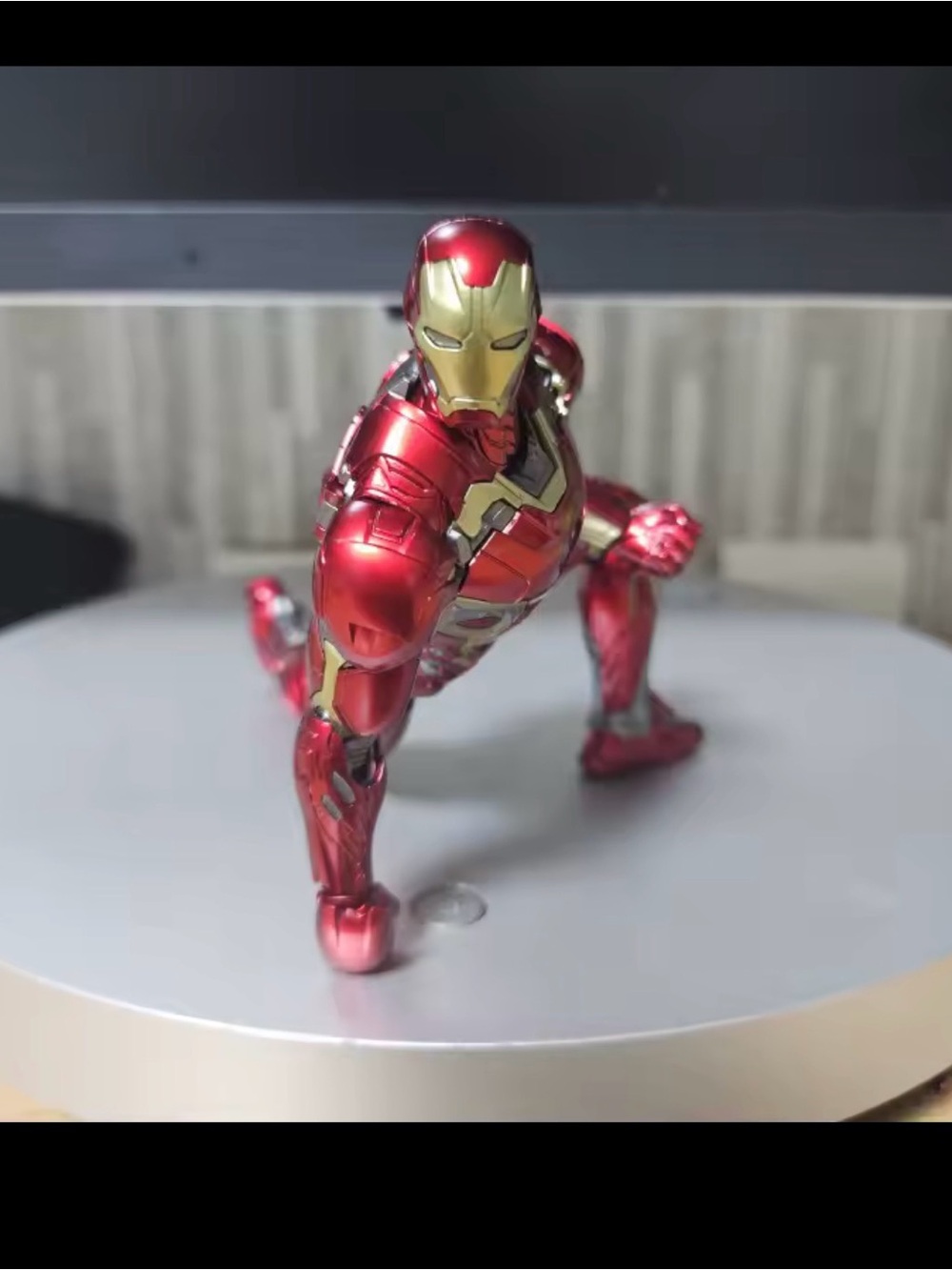 Iron Man 1/12 Mark45 Avengers:Age of Ultron Vibranium Assembled Action figure - Picture 4 of 4